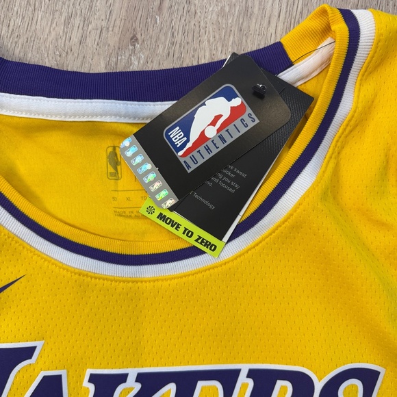 Nike LeBron James Los Angeles Lakers Icon Edition Swingman Jersey Size XL 52 NWT - Picture 4 of 9
